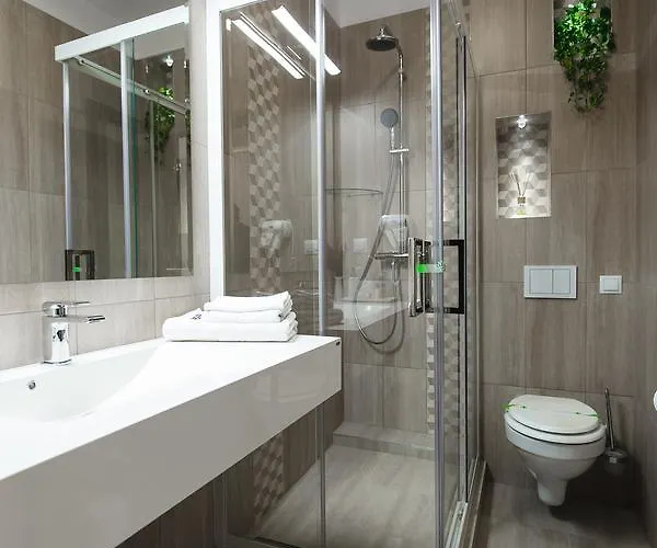 招待所 Gorgeous 4*